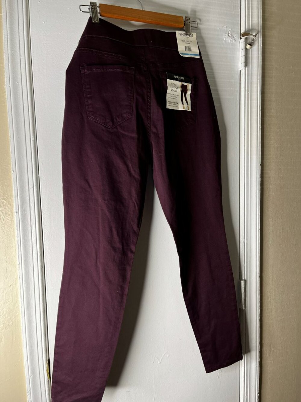 Nine West NWT Hedi Skinny Pull on Stretch Everyday Pants  Deep Plum - Size 10 - Picture 4 of 7